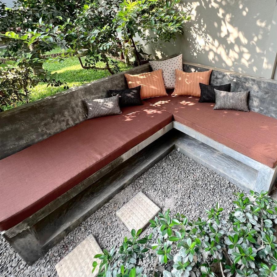 The Yard Hiriketiya Hotel Диквела Екстериор снимка