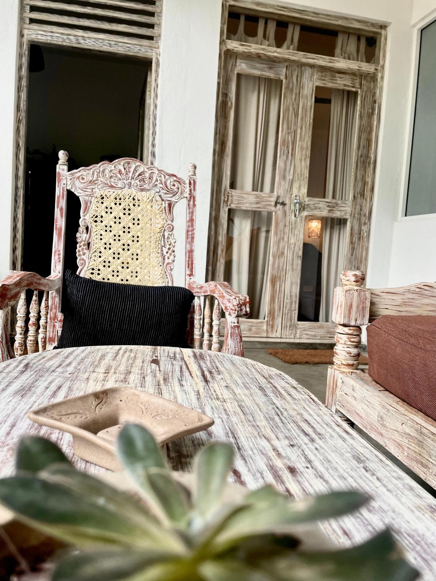 The Yard Hiriketiya Hotel Диквела Стая снимка